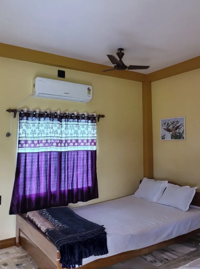 Sundarban-Tour-Porijayee-Hotel-AC-Room
